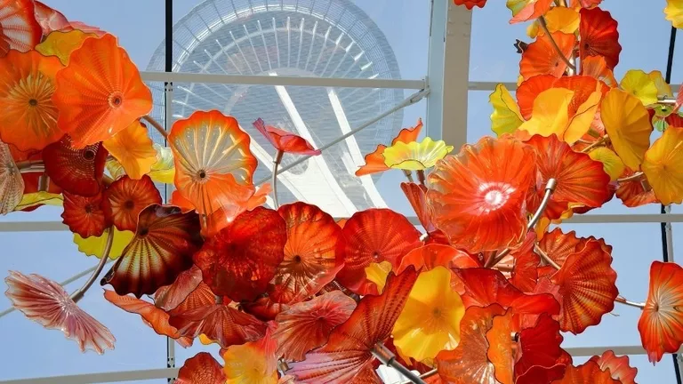 Chihuly’s magical glass sculptures come to life after a few puffs.